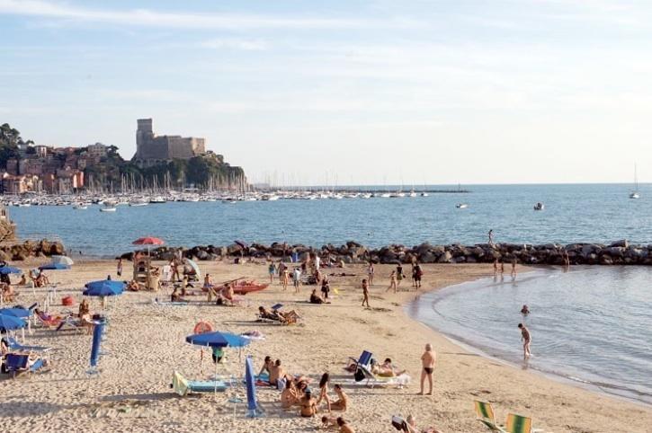 Affittacamere La Baia Di レーリチ エクステリア 写真