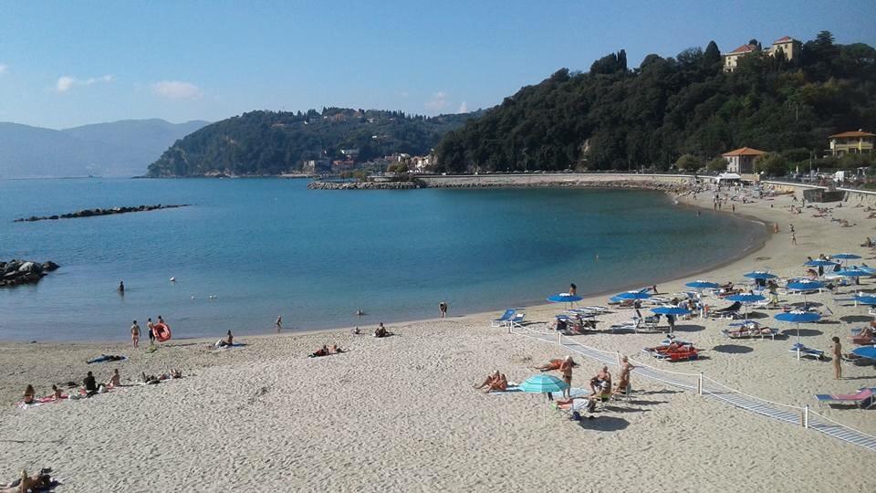 Affittacamere La Baia Di レーリチ エクステリア 写真